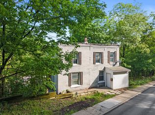 1320 Pioneer Ave, Pittsburgh, PA 15226