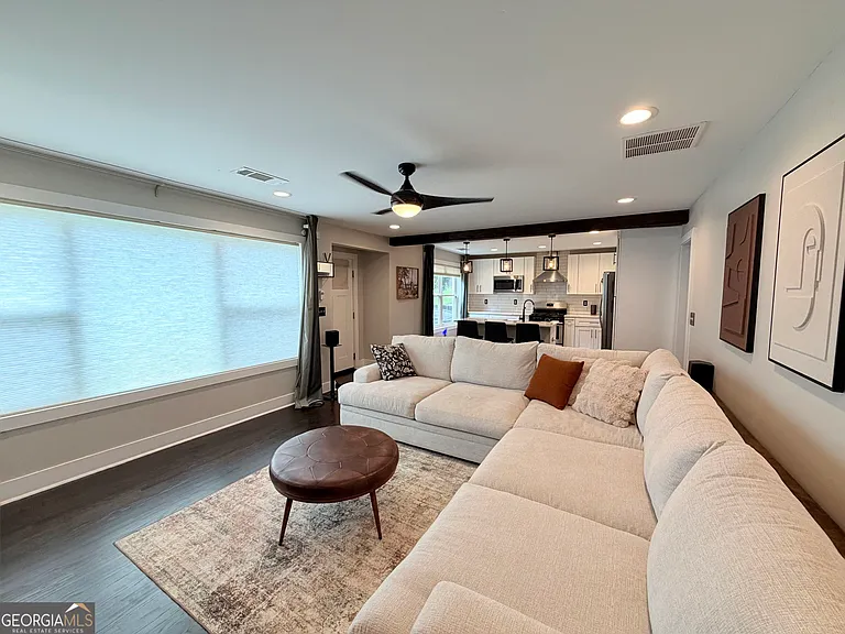 1311 Douglas St SW — Photo 5