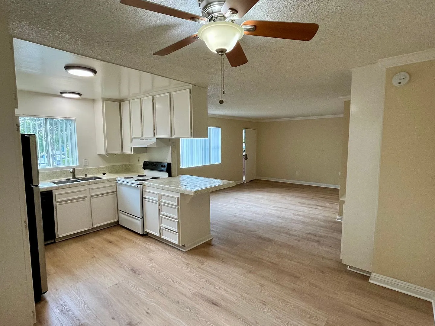 Remodeled 3 Bed/ 2 Bath Clairemont Mesa — Photo 4