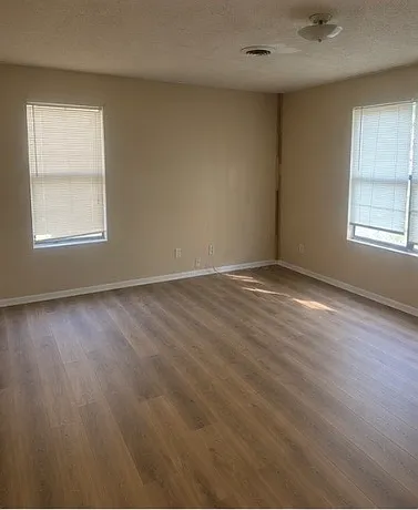 3616 Leigh Ln — Photo 3