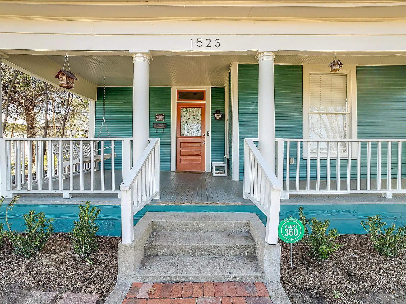 3 bed, 2.5 bath, 2000 sqft, $3,200 — Photo 2