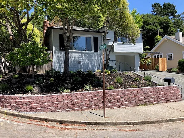 18 Brookside Dr photo 1