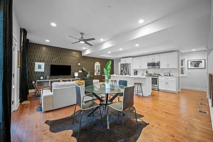 U1 Dining living kithcen