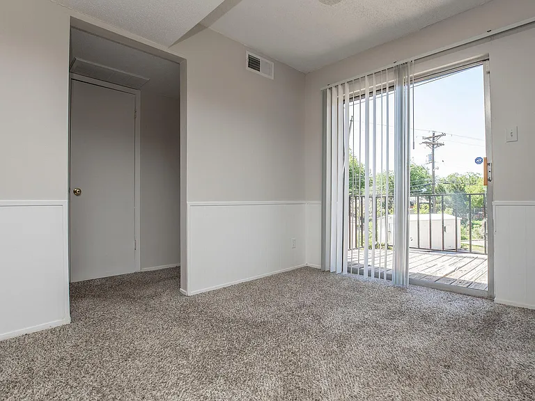 Bel Air Estates — Photo 38