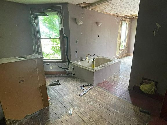 5th image of 1244 Iliff Ave