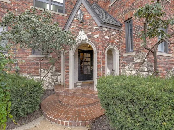 700 W 48th St #303, Kansas City, MO 64117
