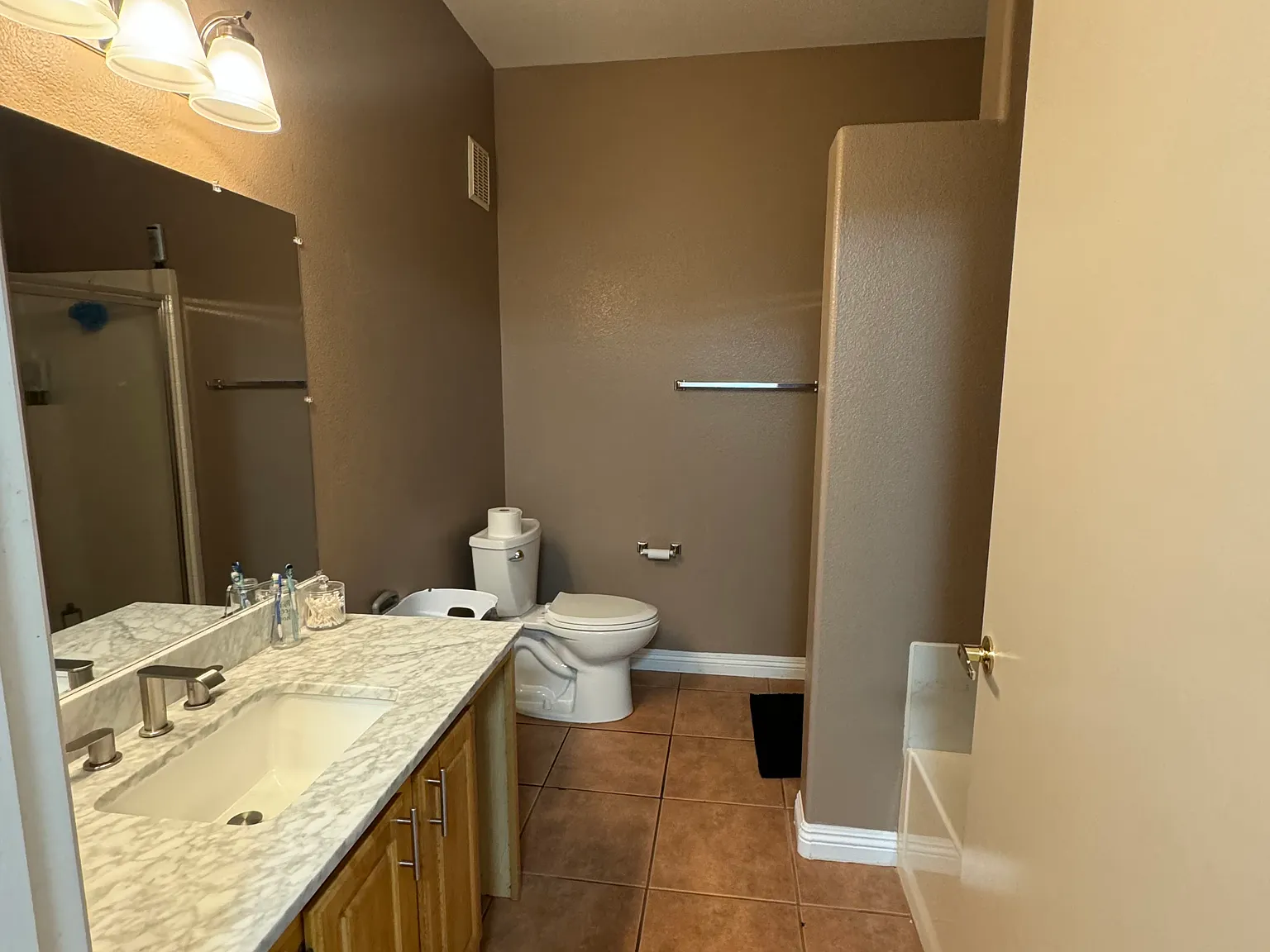 1 bed, 774 sqft, $1,200 — Photo 1