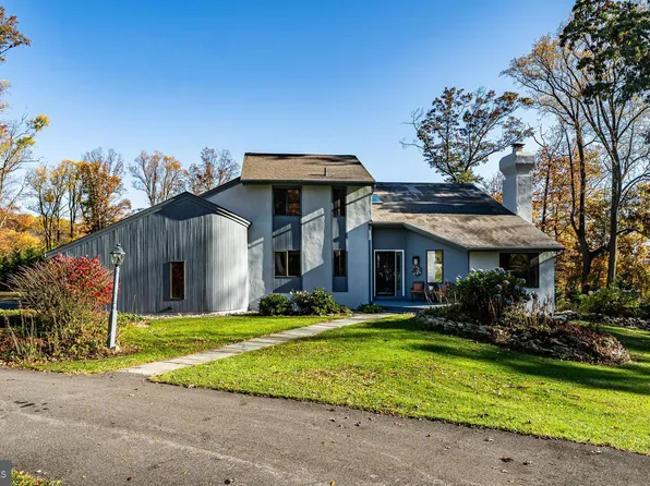 25 Spring Valley Rd, Malvern, PA 19355