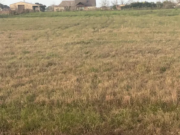 714 Chuckwagon Trl, Angleton, TX 77515