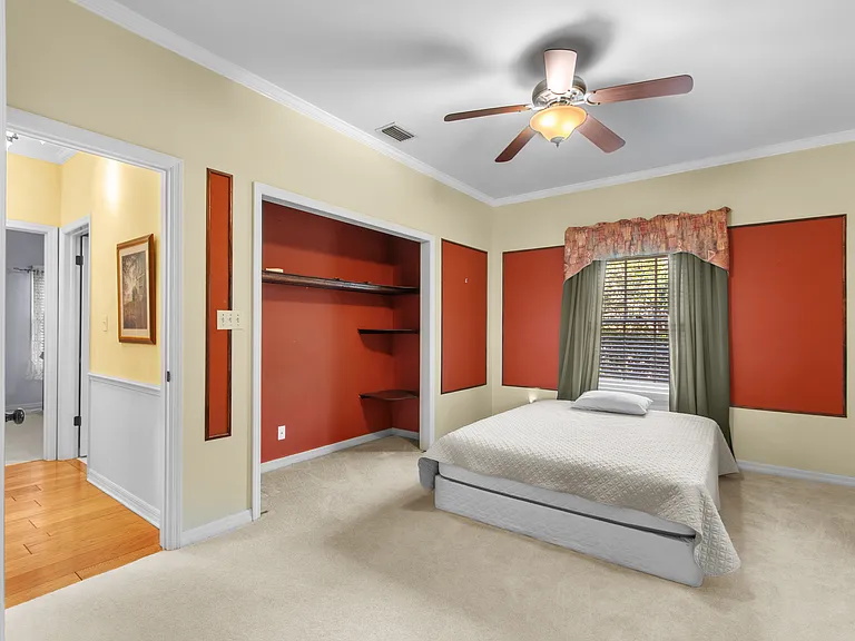 10002 Hunt Cliff Dr — Photo 35