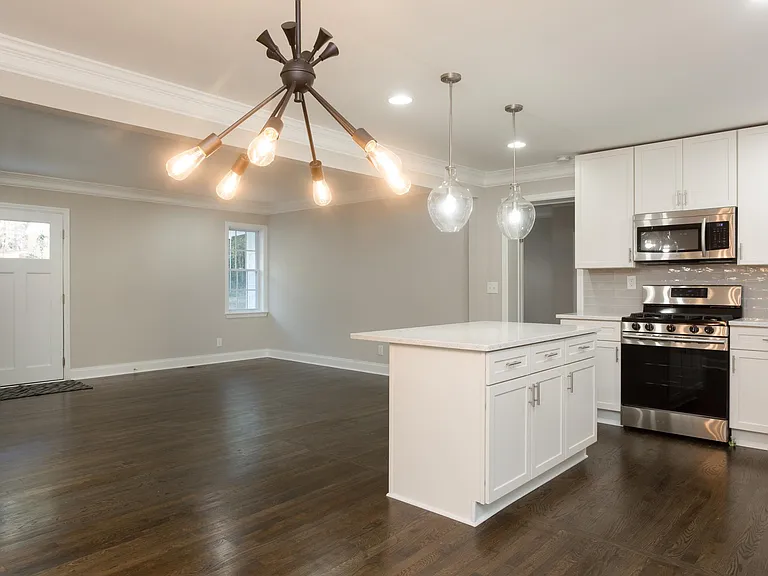 3395 Jackson Dr — Photo 7