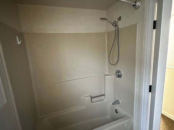 3rd image of 27-29 Byron St #2