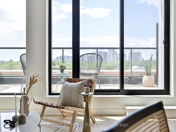 3rd image of 2720 Dundas St W #604
