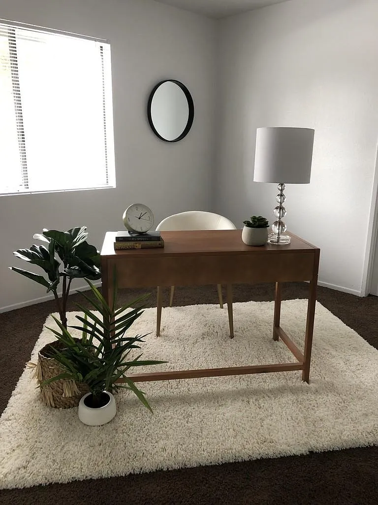 Goodmanor Apartments — Photo 2
