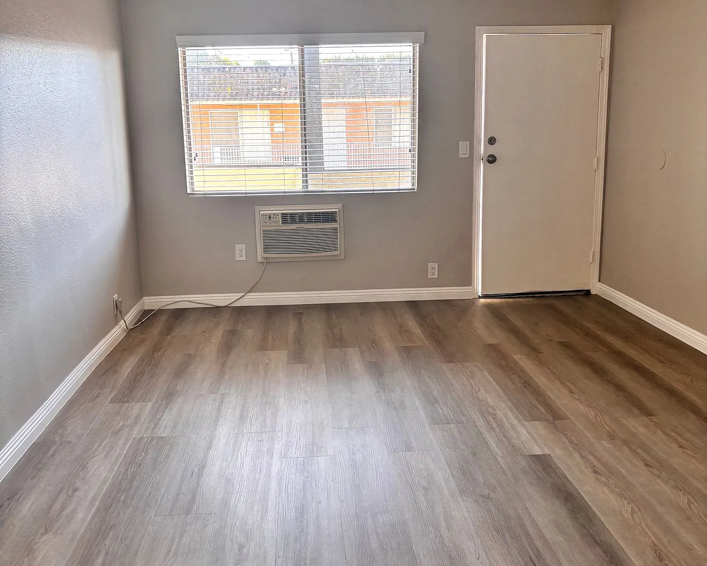 16137 Cornuta Ave — Photo 4