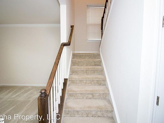5th image of 705 Emerald Hill Ct
