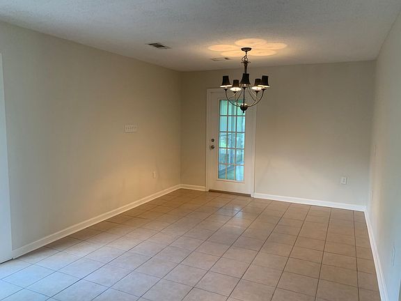 5th image of 1300 La Paz St