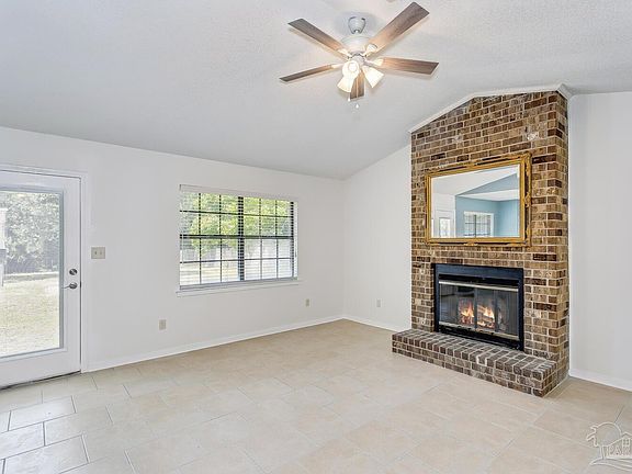 4th image of 10819 Silver Creek Dr