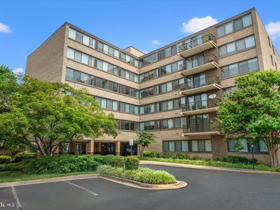600 Roosevelt Blvd APT 114, Falls Church, VA, 22044