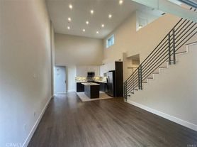 6445 Woodley Ave, Van Nuys, CA