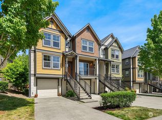 2704 SW Sylvan Heights Dr, Seattle, WA 98106