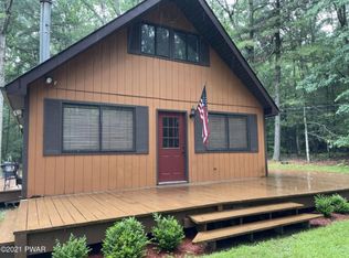 104 Clubhouse Dr, Hawley, PA