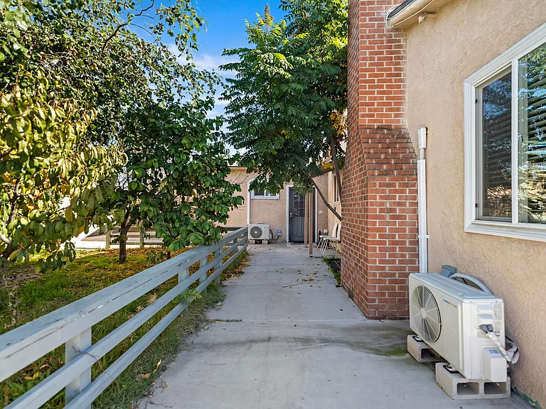 1832 S White Ave #B — Photo 17