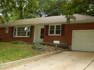16 N Stewart Ave, Freeport, IL 61032