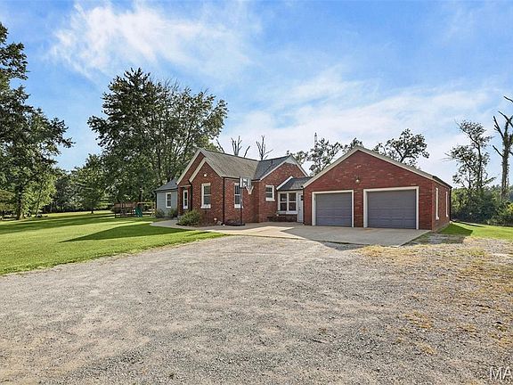 4th image of 1501 Woods Ln
