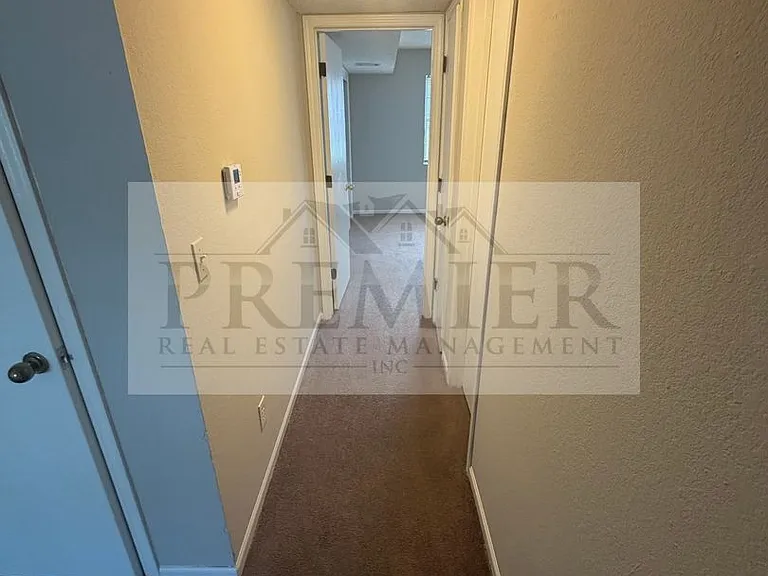 300 W Montgomery St #1 — Photo 1