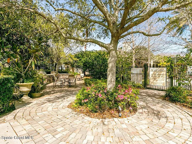 6411 Borasco Dr #219 — Photo 32