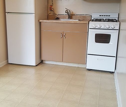 5th image of 1250 Logan St APT 202