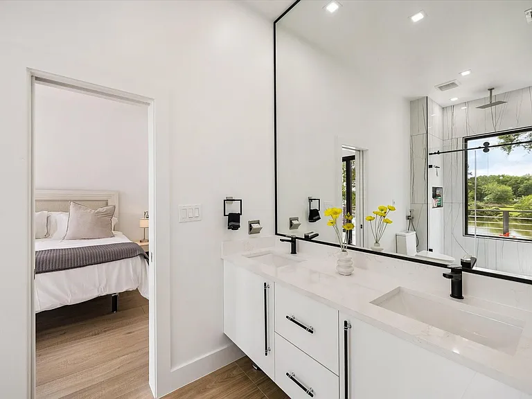 407 Brook Hollow Dr — Photo 31