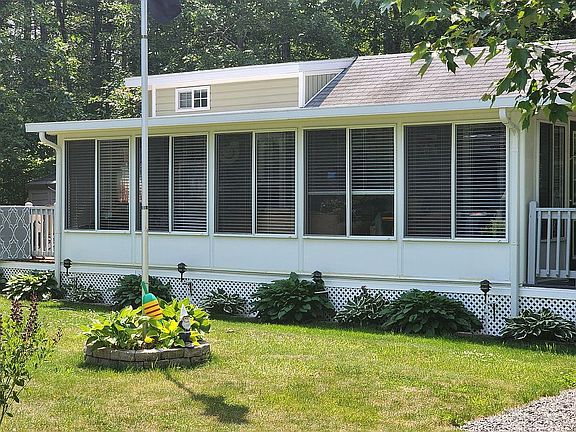 3 season porch 32' x 8'