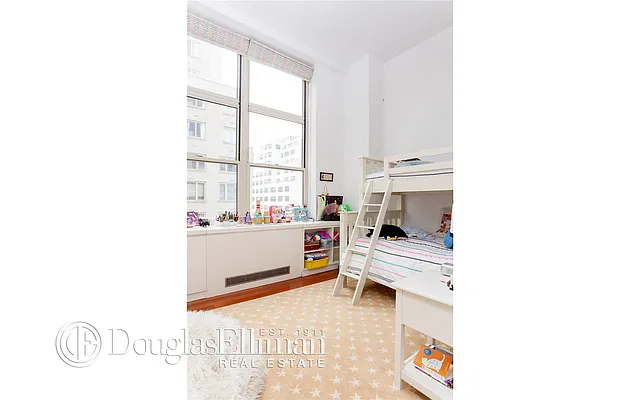 Rented by Douglas Elliman | media 16