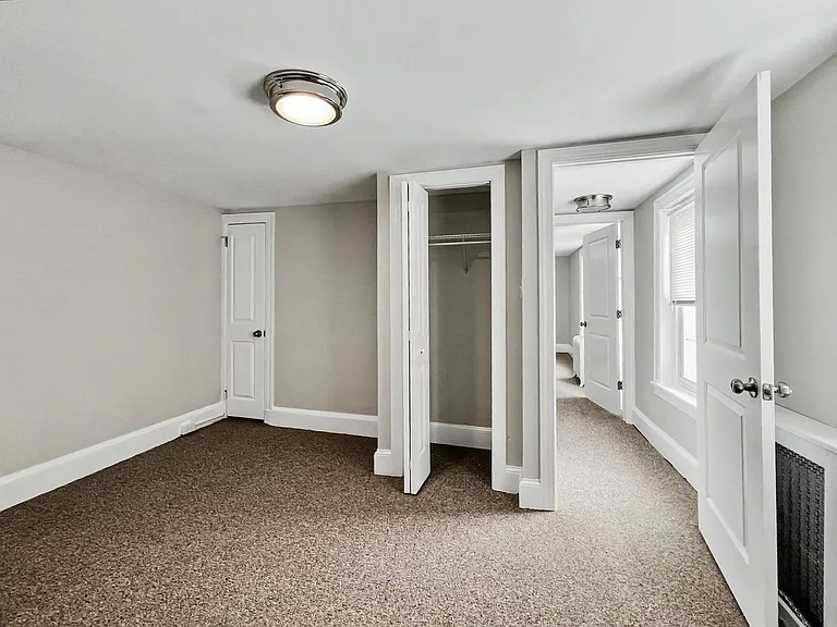 130 E Chestnut St — Photo 15