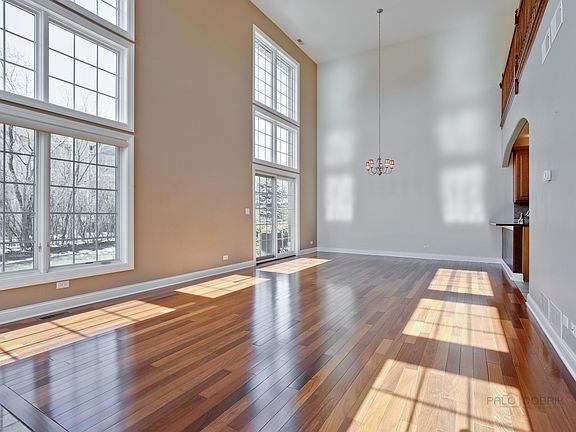 3rd image of 812 N Franklin Ave