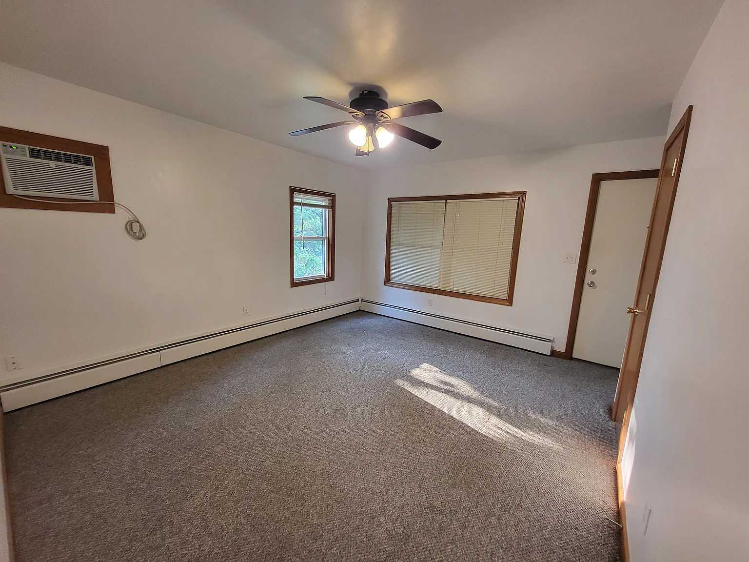 1 bed, 936 sqft, $950 — Photo 2