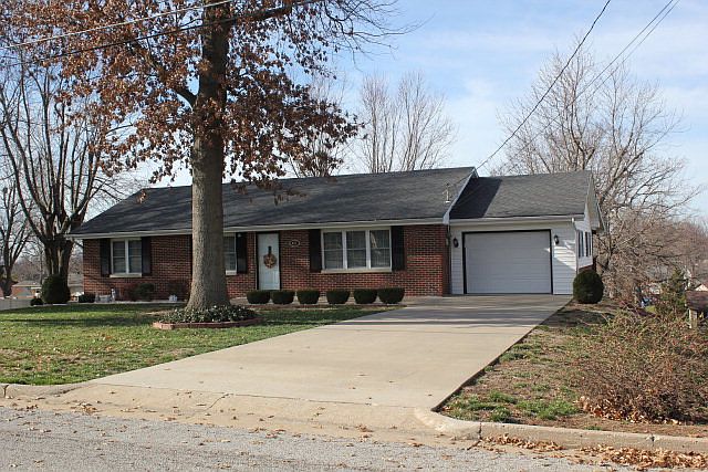 1st image of 4421 Rainbow Cir