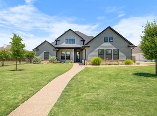 205 Champions Way, Mcgregor, TX 76657