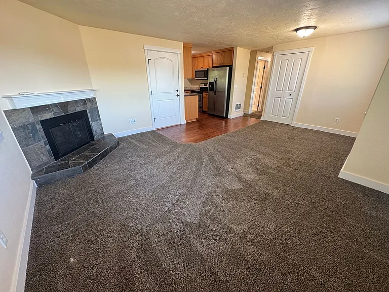 2850 Newton Pl — Photo 6
