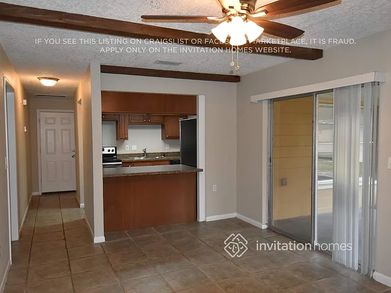 7121 N 50th St — Photo 3