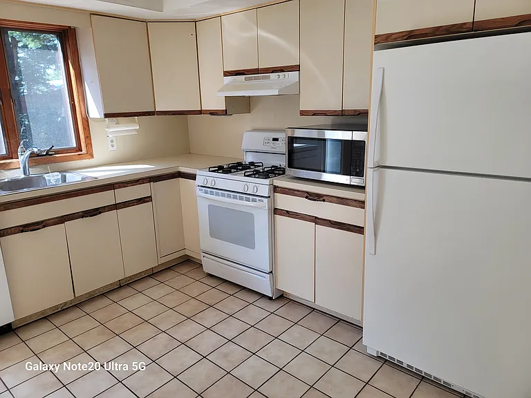 1643 Maple St #1643 — Photo 5