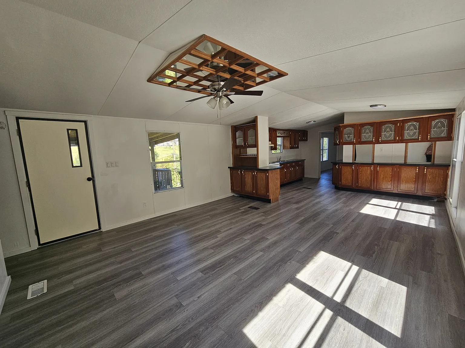 431 Foster Rd — Photo 4