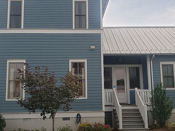 2nd image of 51 Center Ln S