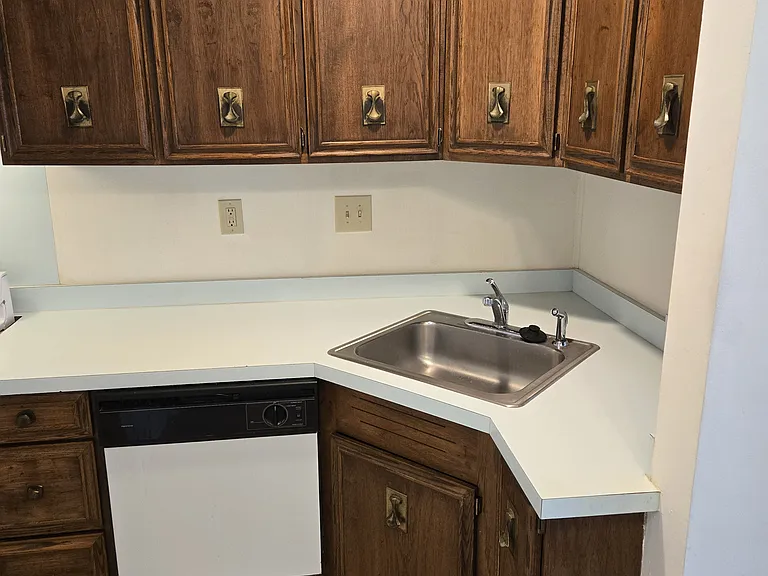 2041 Seacliff Dr N #2041 — Photo 3