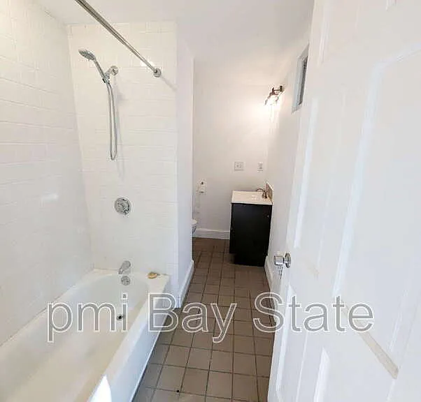 3 Weston St #1 — Photo 10