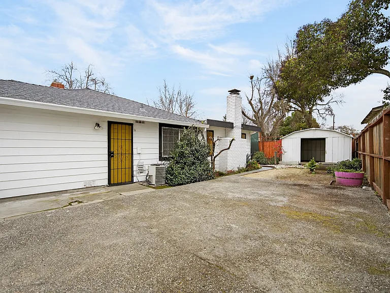 259 Gloria Dr — Photo 32