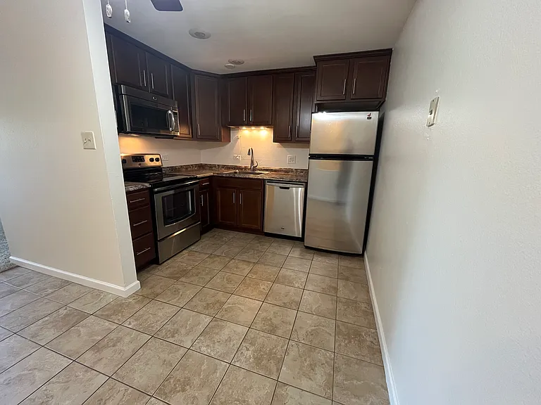 65 N Clarkson St #303 — Photo 6