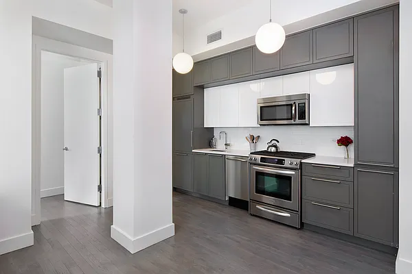 Rented by Douglas Elliman | media 22